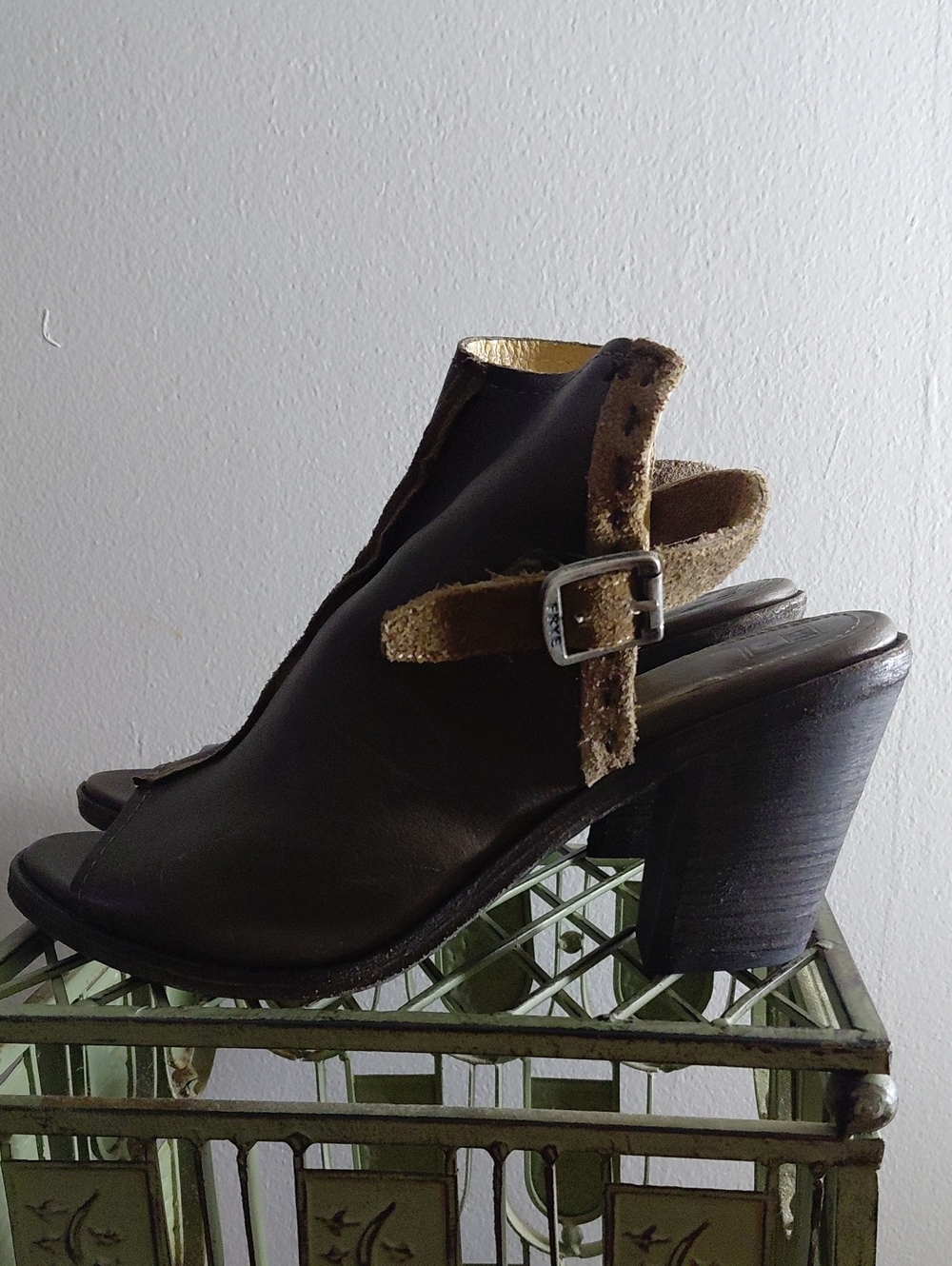 Frye Dark Brown Open-Toe Leather Buckle-Heel Ankle Sandals